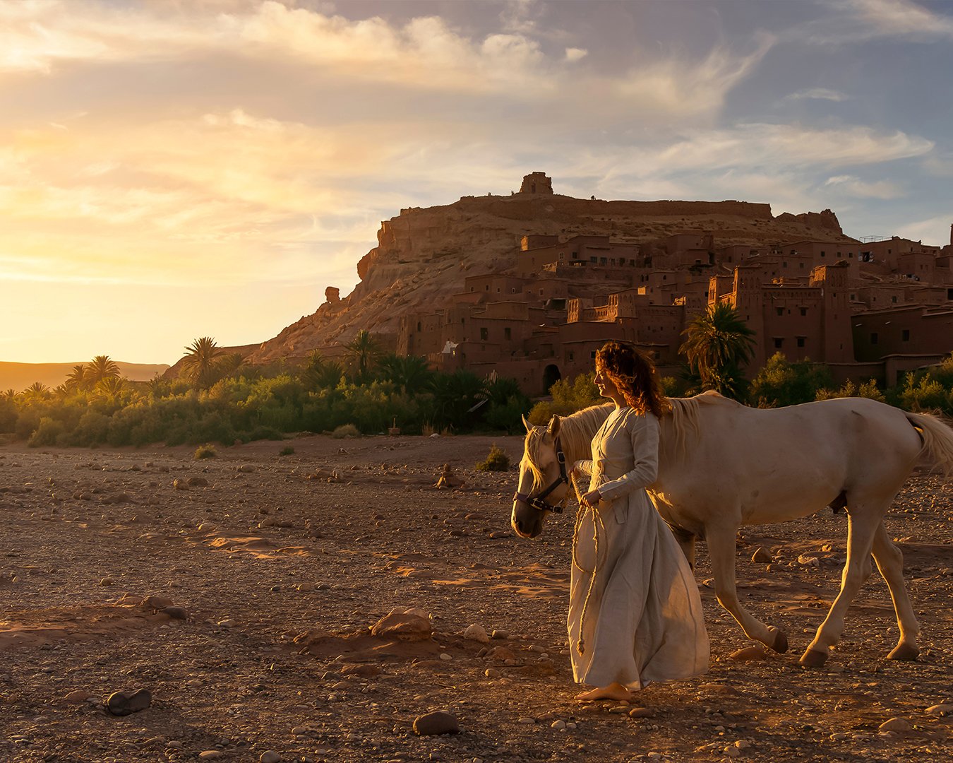 professional elopement session abroad combine with honeymoon at sunset